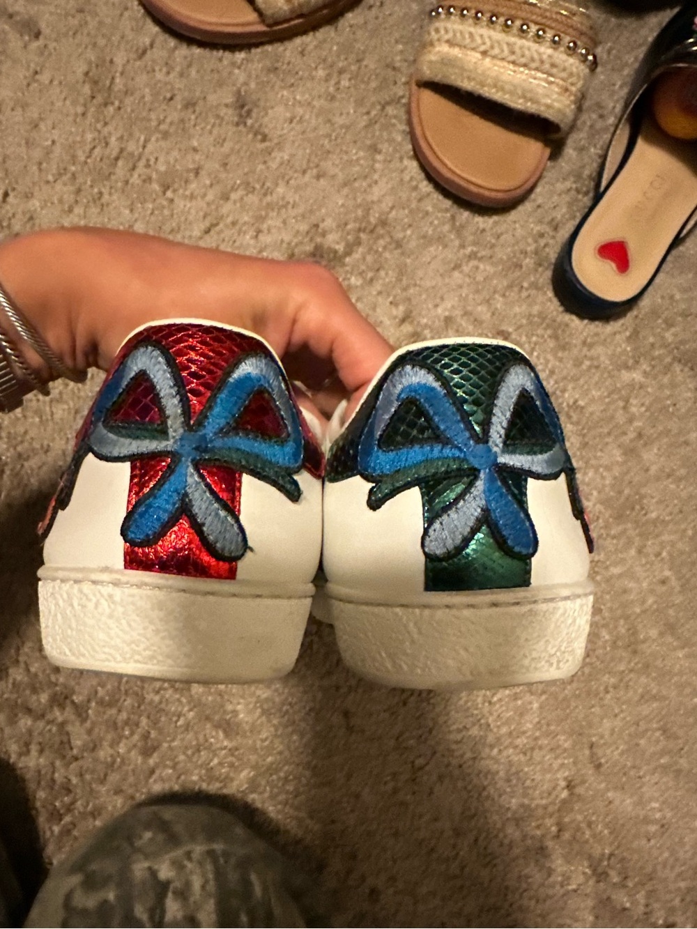 Gucci White Leather Floral Embroidered Low Top Sneakers - W8.5 (38.5) Authentic - Picture 6 of 16
